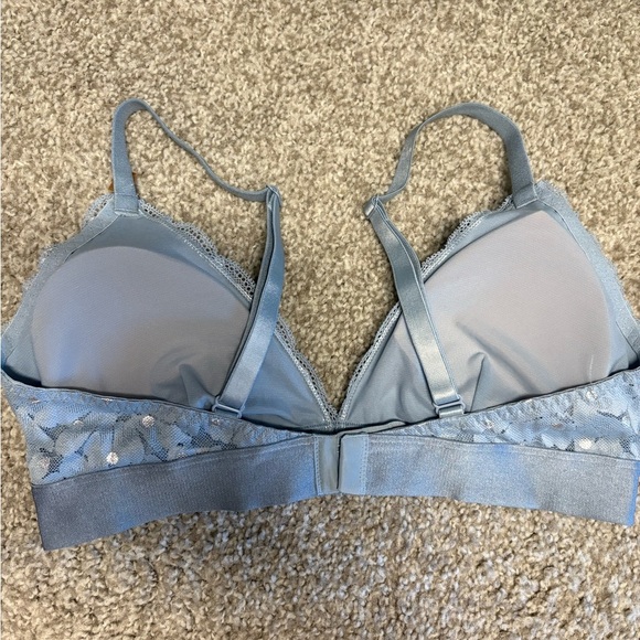 Victoria's Secret Gray Lace Bra with Adjustable Straps - Picture 14 of 16